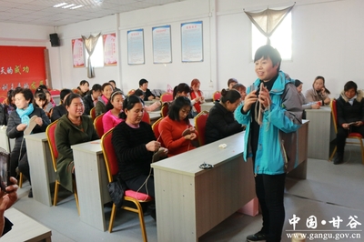 雅路人麻鞋榮獲中國(guó)婦女手工創(chuàng)業(yè)創(chuàng)新大賽創(chuàng)新類(lèi)銅獎(jiǎng)(圖)